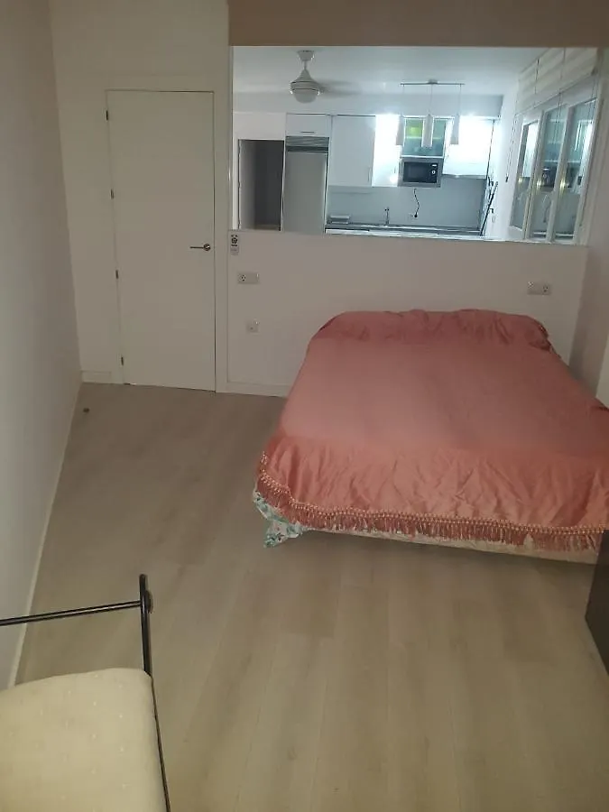 Piso de lujo en la playa de un pueblo de Granada con piscina infiniti, yacuzzi en la piscina, tumbonas privadas y mucho más Melicena