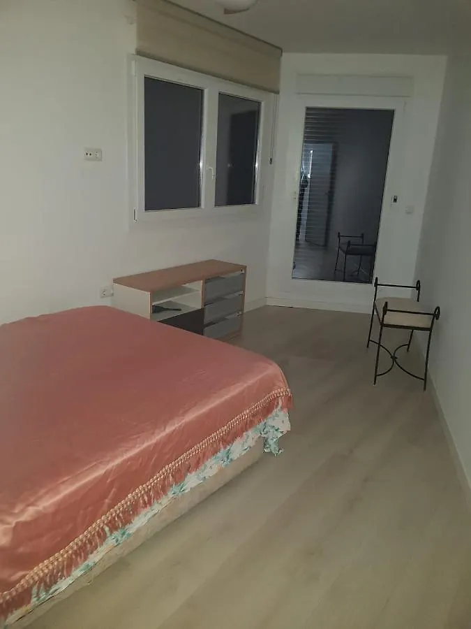 Piso de lujo en la playa de un pueblo de Granada con piscina infiniti, yacuzzi en la piscina, tumbonas privadas y mucho más Melicena Apartamento